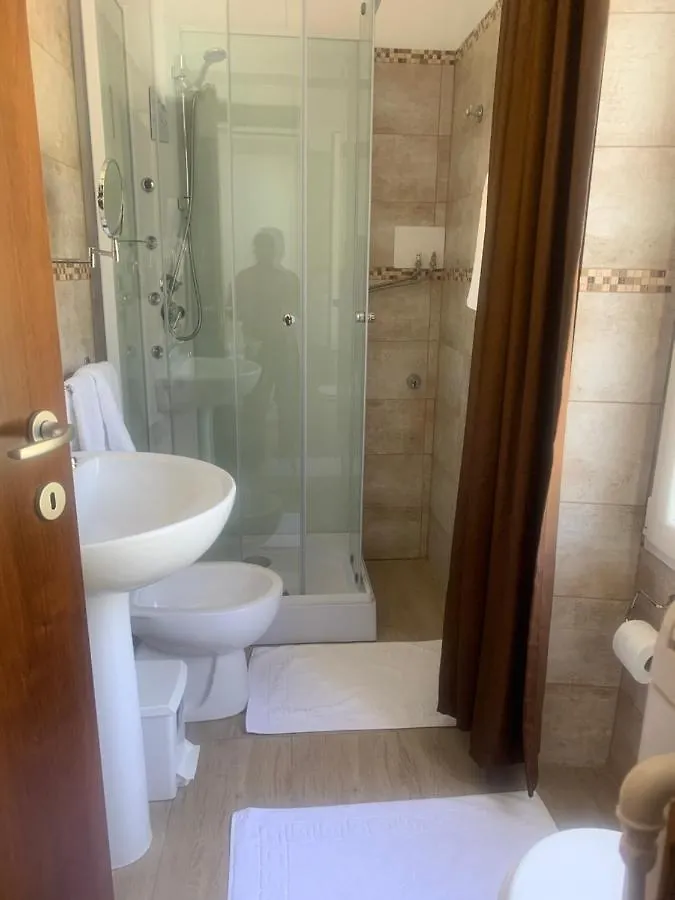 Albergo al lago Anfo 3*,