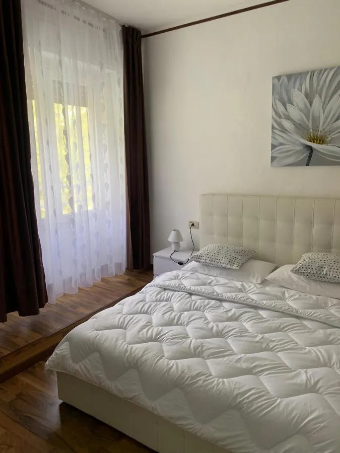 Albergo al lago Anfo