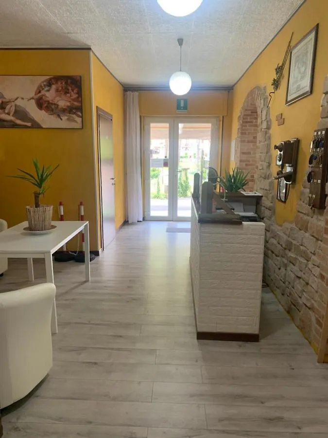 Albergo al lago Anfo Italia