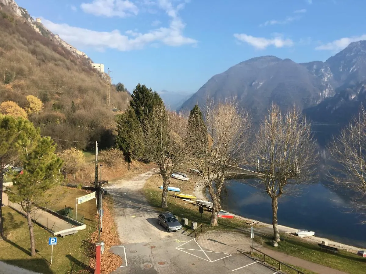 Albergo al lago Anfo