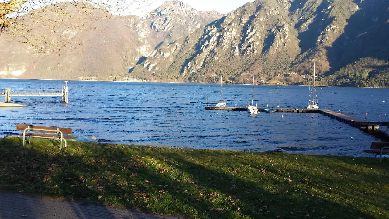 Albergo al lago Anfo 3*,